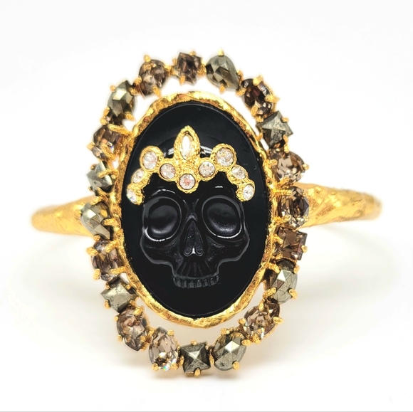 Alexis Bittar Genuine Carved Onyx Skull Cuff Bracelet w/ Swarovski Crystals - Picture 4 of 13